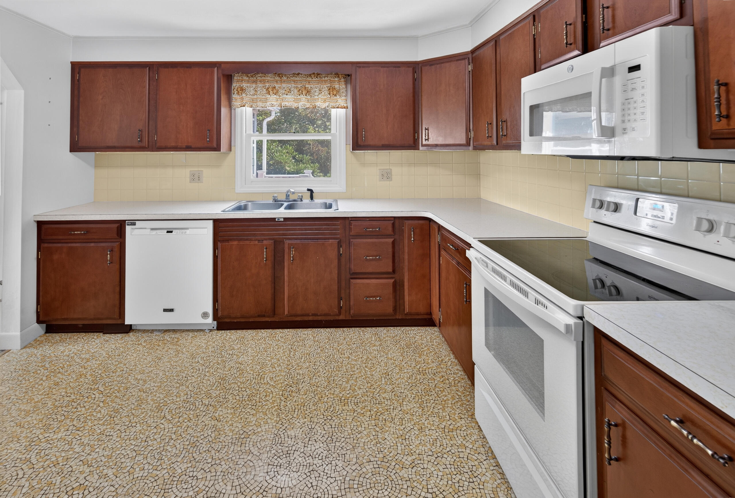 12 Mountain View Drive, Hampden, ME 04444 _MG_8458