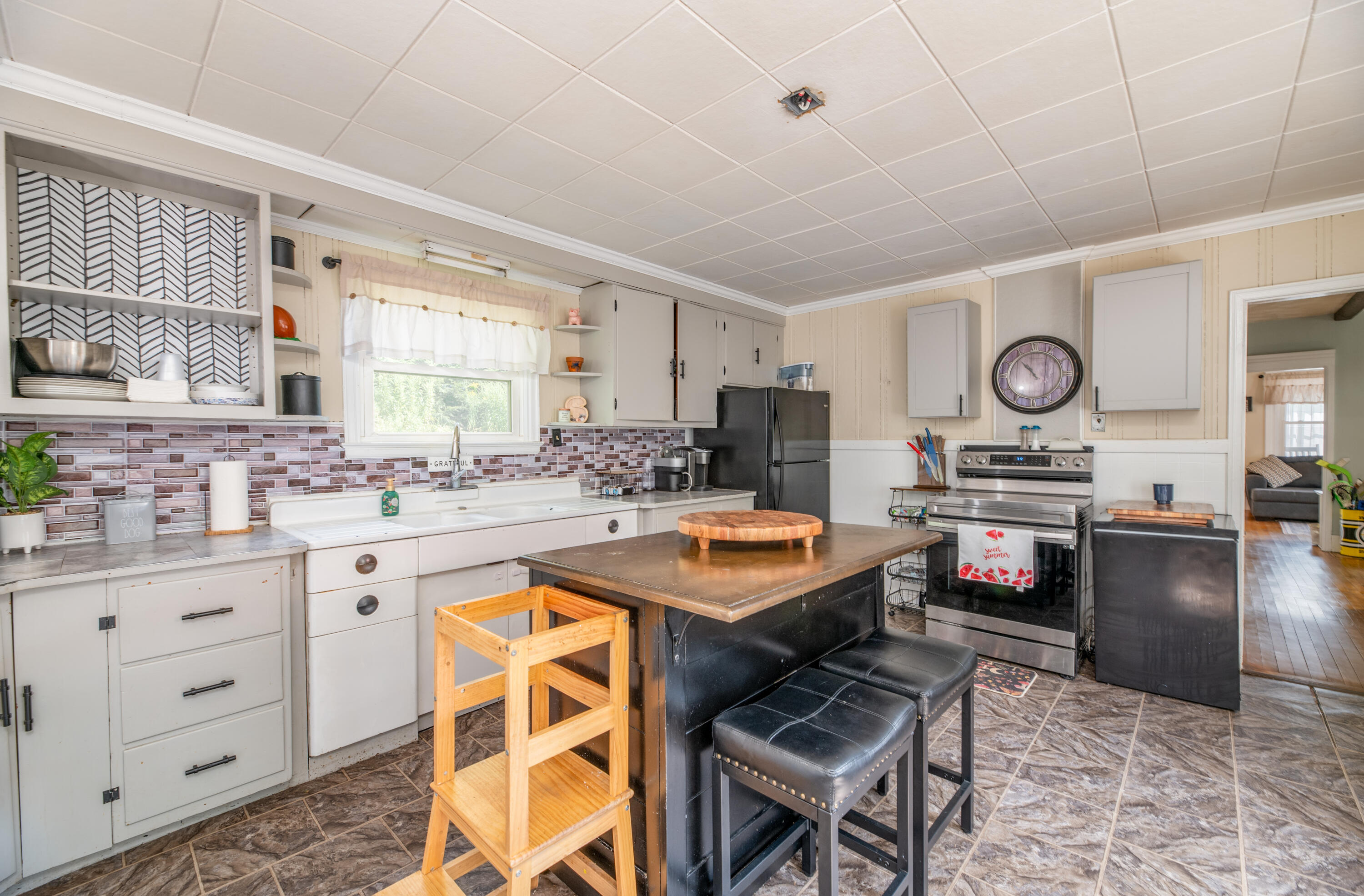 11 Cobbossee Avenue, Gardiner, ME, 04345