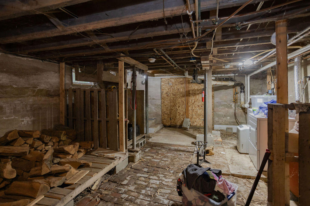 72 Main Street, Peru, ME, 04290