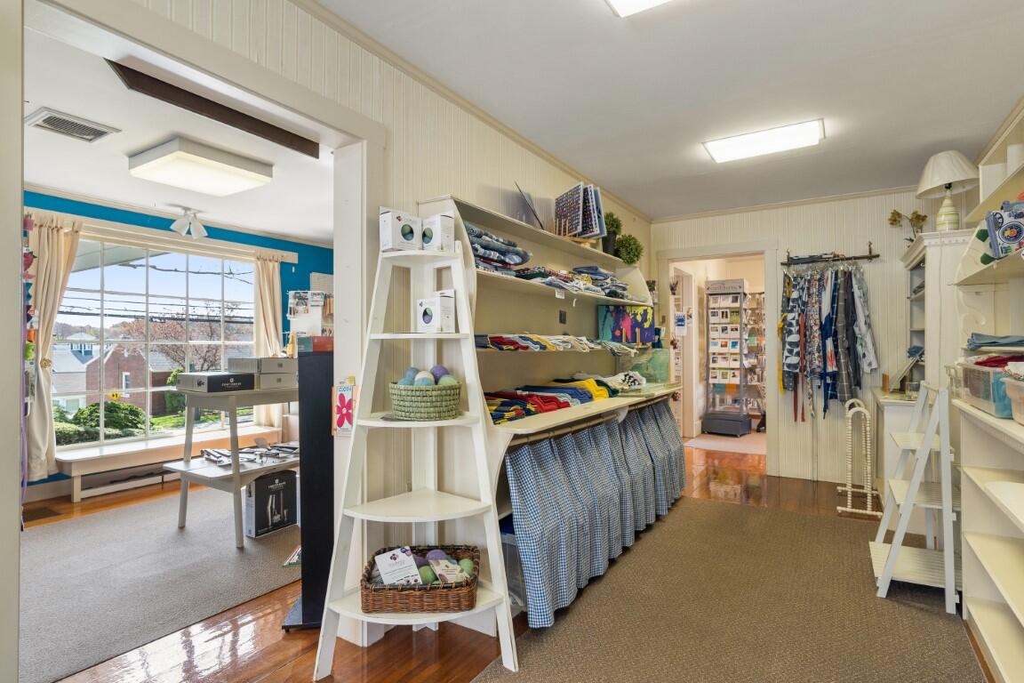 34 Townsend Avenue, Boothbay Harbor, ME, 04538