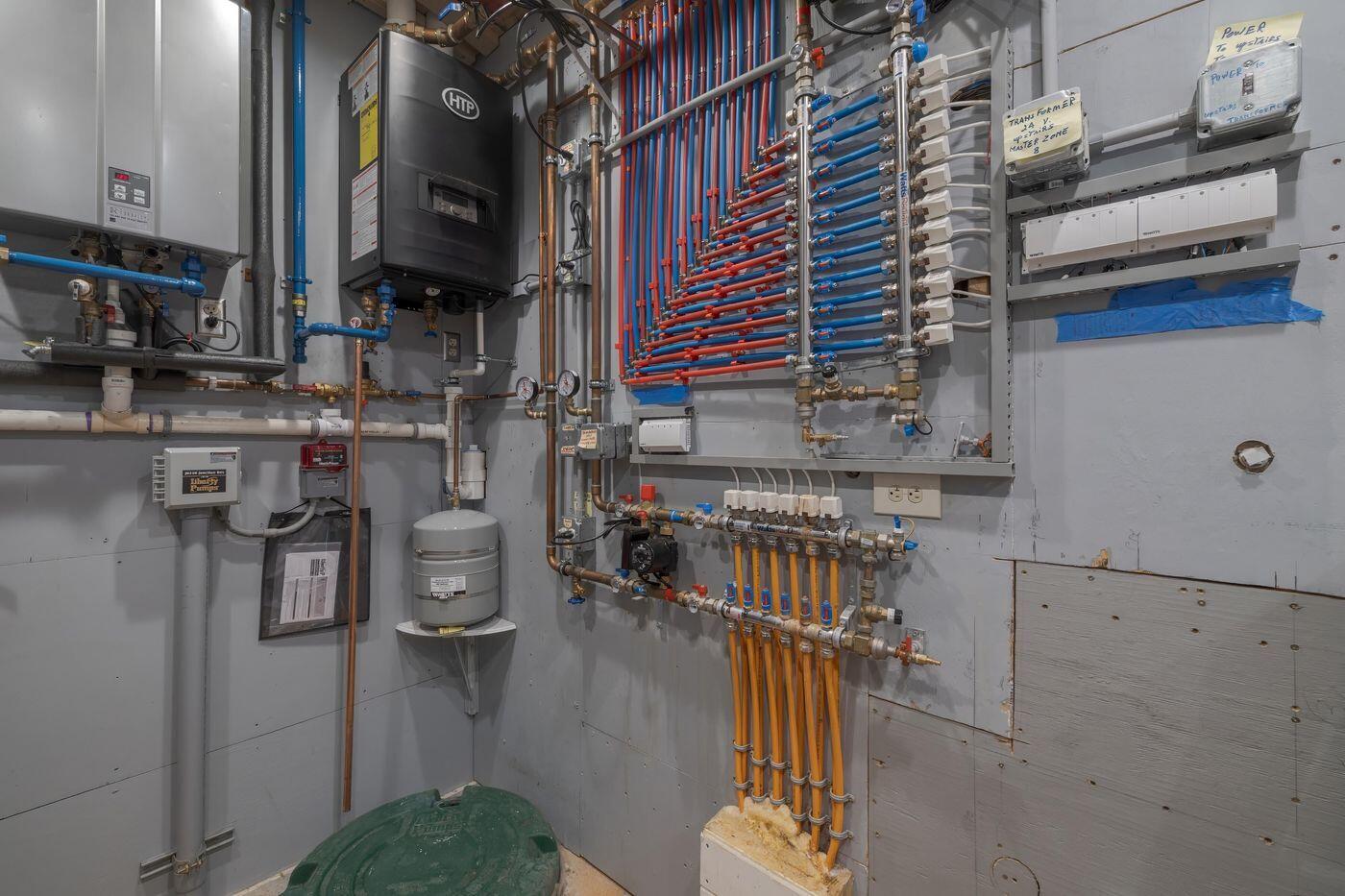 131 Lighthouse Point Road, Gouldsboro, ME, 04607