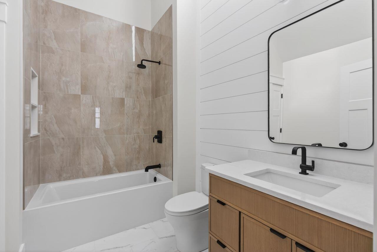 7 Isle Ave Avenue UNIT 101, Saco, ME, 04072