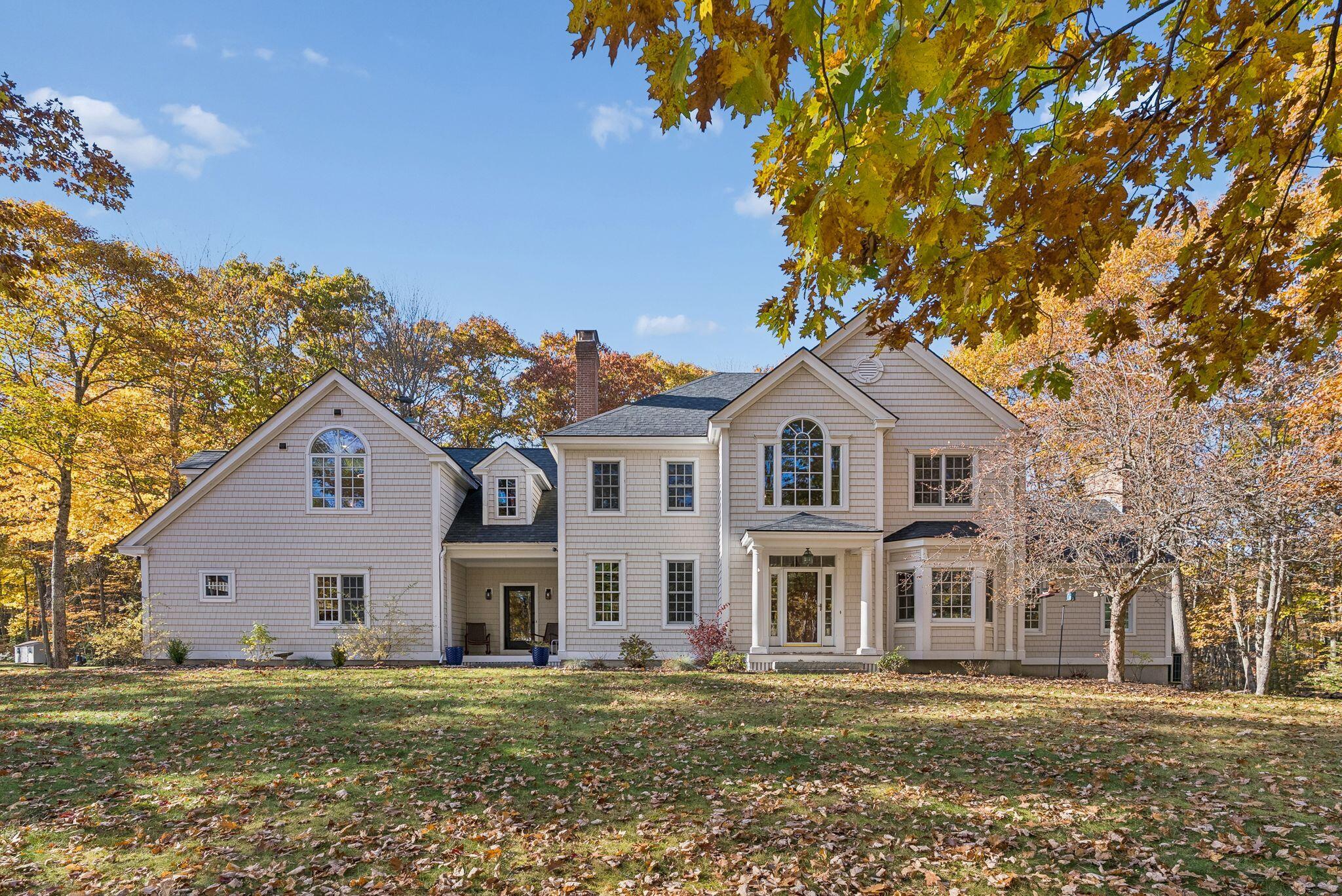 Photo of 18 Ledgewater Drive Kennebunk ME 04043