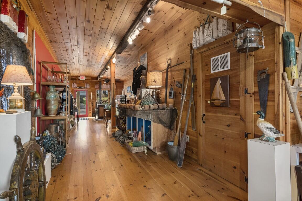 10 Mckown Street, Boothbay Harbor, ME, 04538