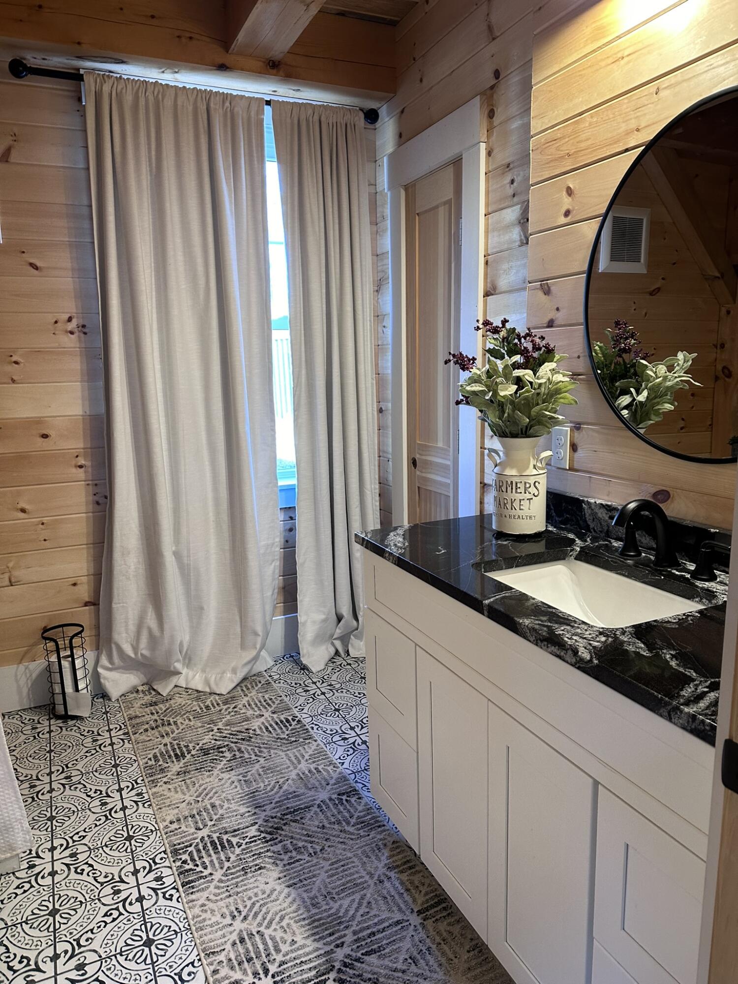 34 Wrong Road, Naples, ME, 04055