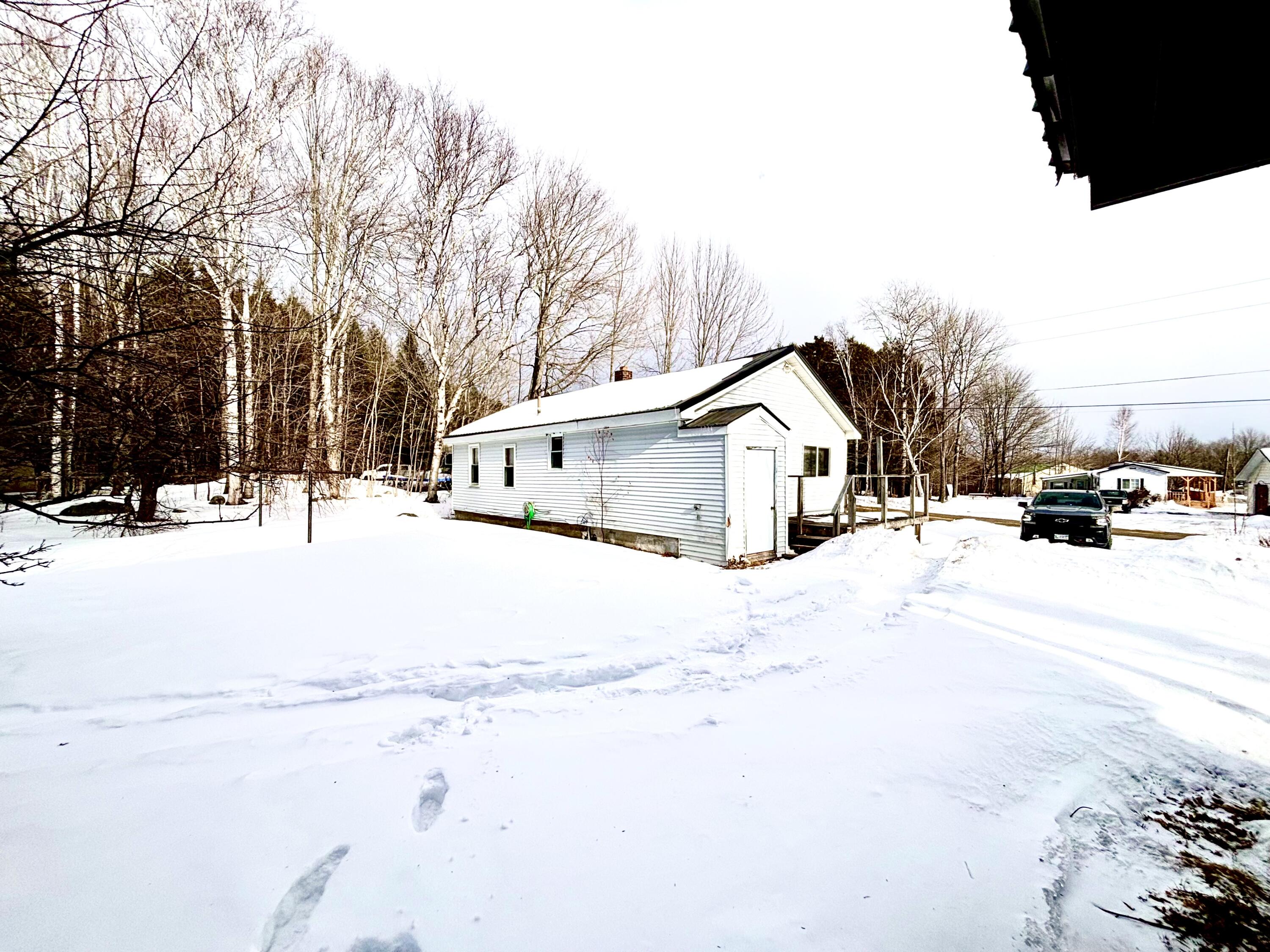 6 Horseshoe Road, Medway, ME, 04460