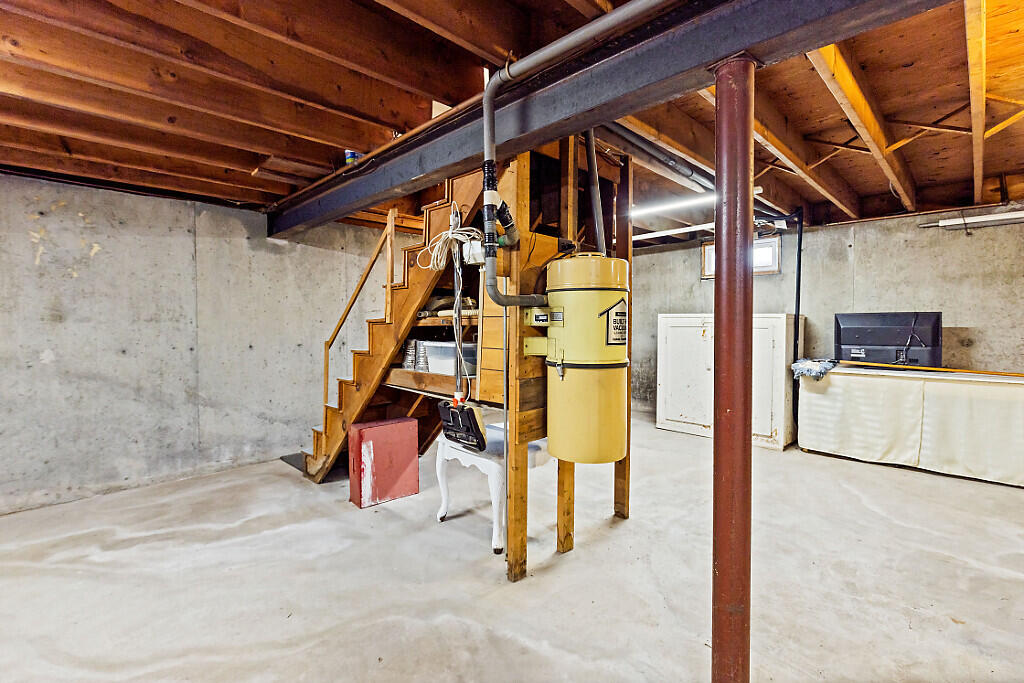 176 Fairfield Street, Oakland, ME, 04963