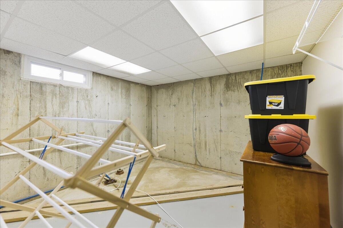 79 Perkins Street, Castine, ME, 04421