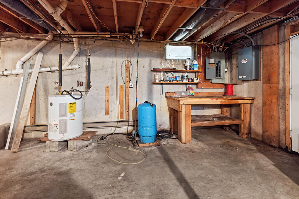 11 Woods Road, Dallas Plt, ME, 04970