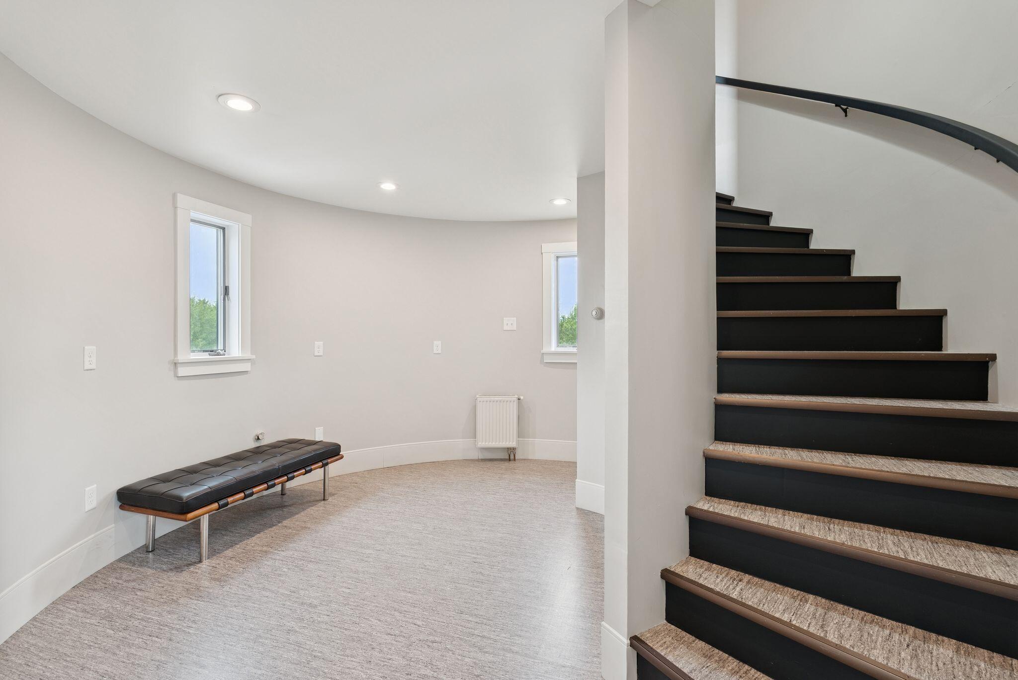 440 Blackstrap Road, Falmouth, ME, 04105