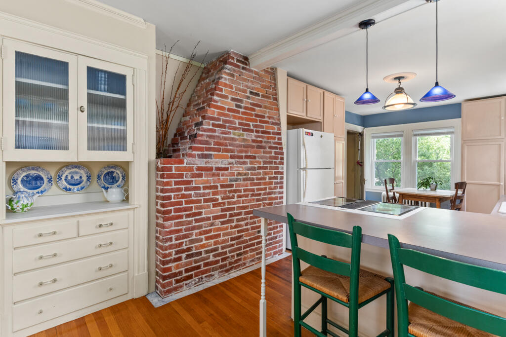 48 Belmont Street, Portland, ME 04101 DSC02910