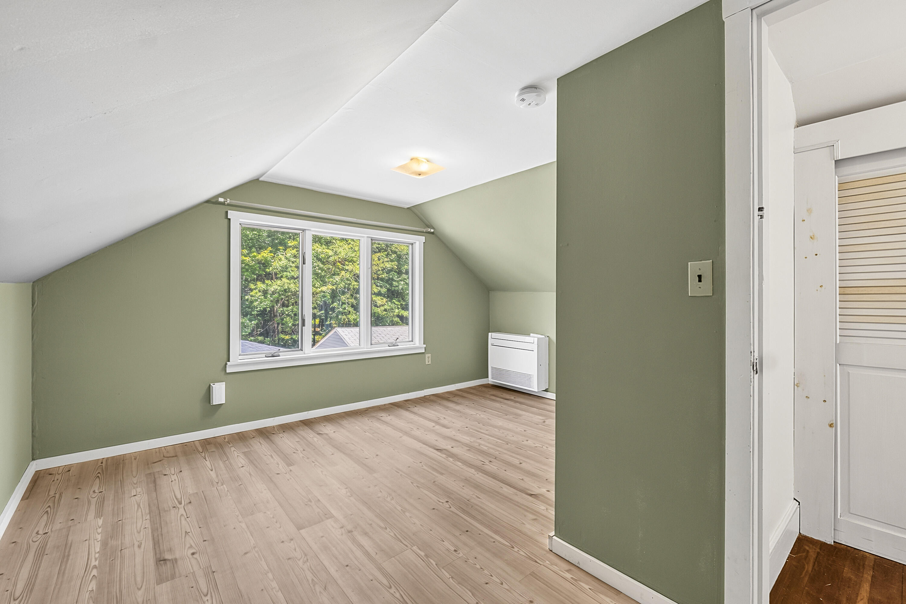 505 Foreside Road, Topsham, ME 04086 Bedroom 2-2nd floor