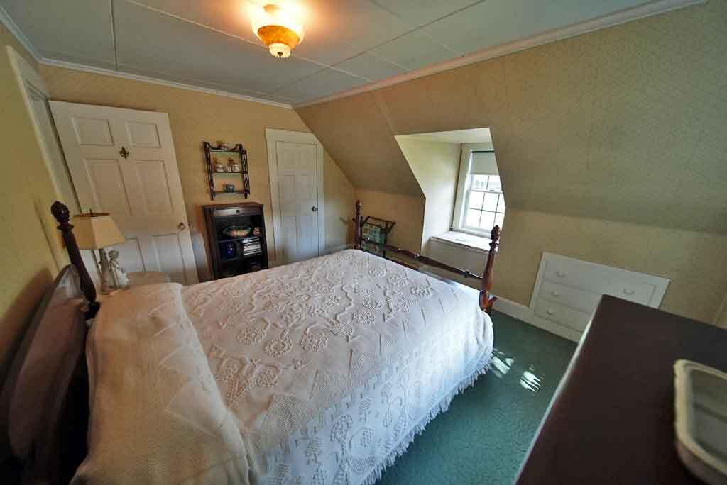 33 Pleasant Street, Houlton, ME, 04730