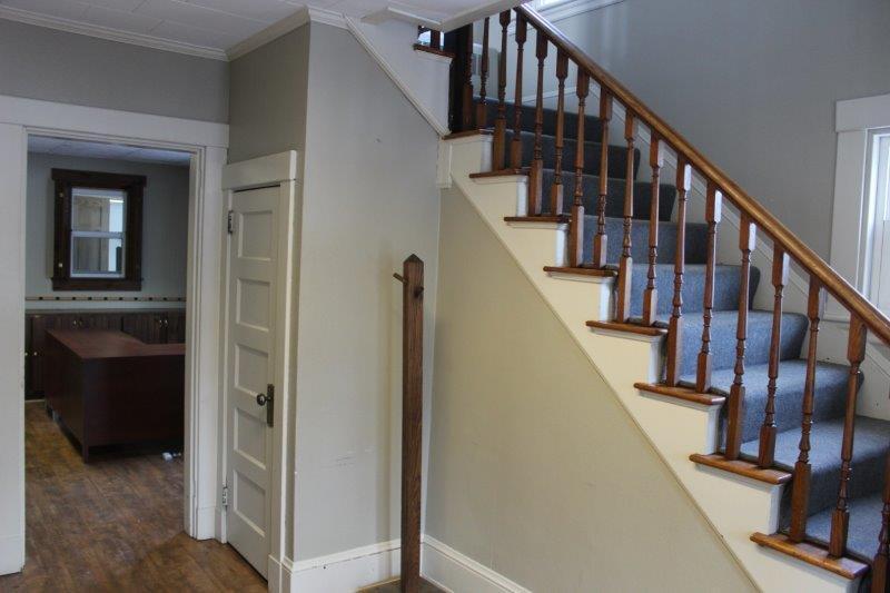 49 W Broadway, Lincoln, ME, 04457