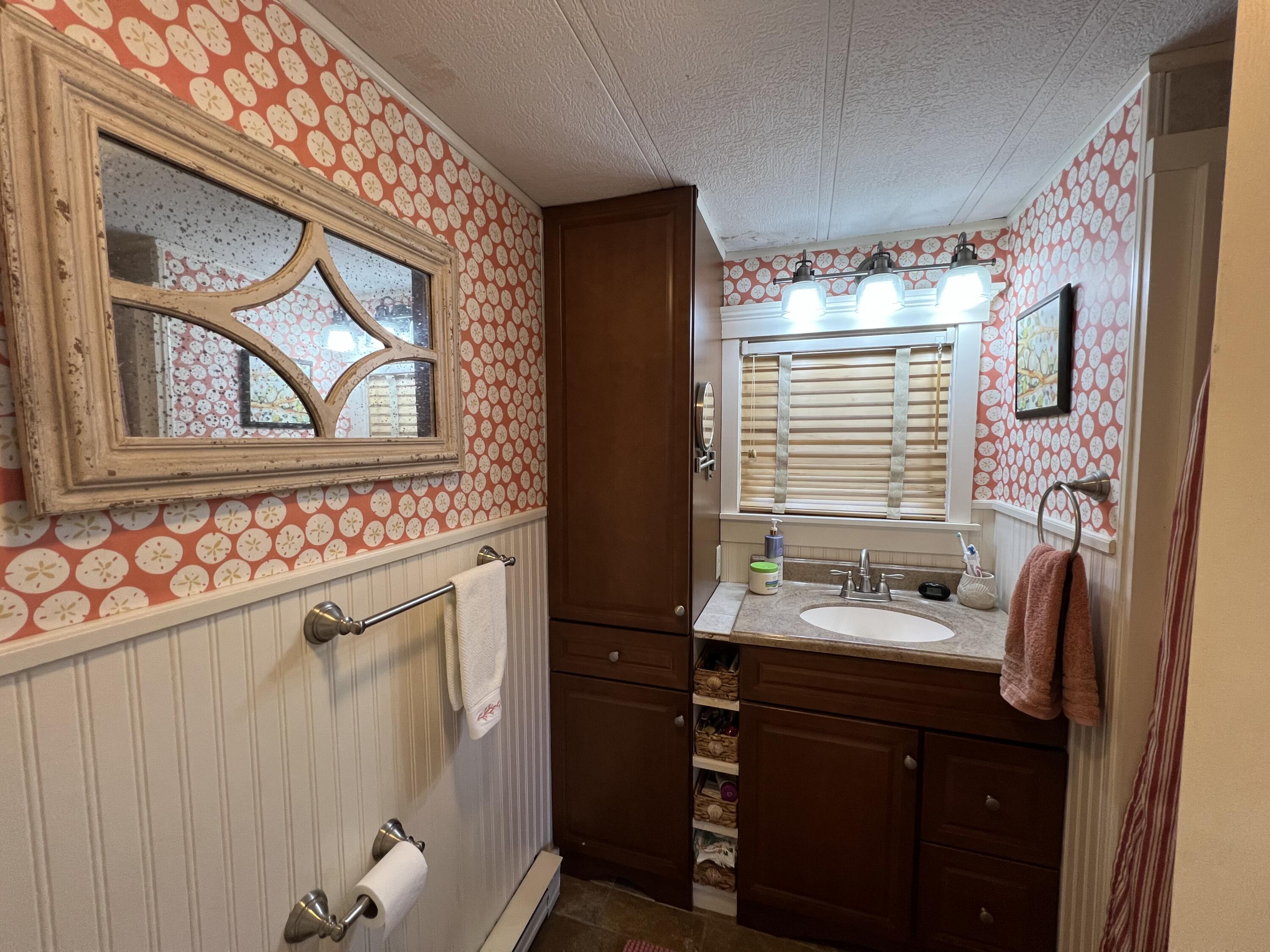 15 Marks Lane, Rockland, ME, 04841