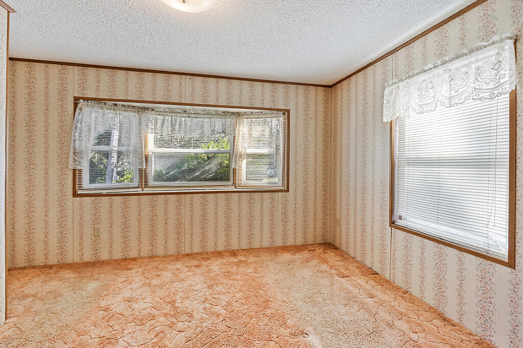 41 Milkweed Lane, Sidney, ME, 04330