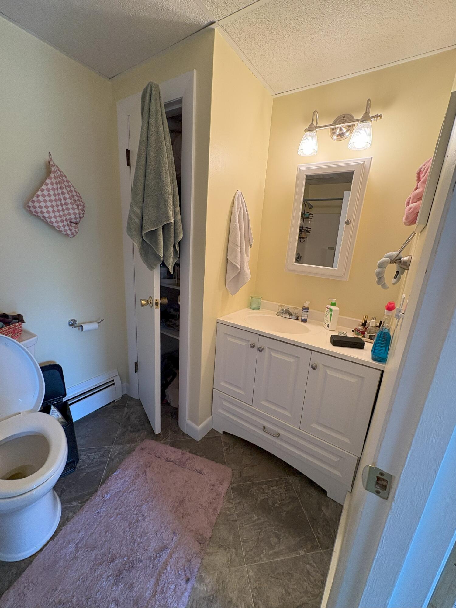 17 Mechanic Street, Westbrook, ME, 04092