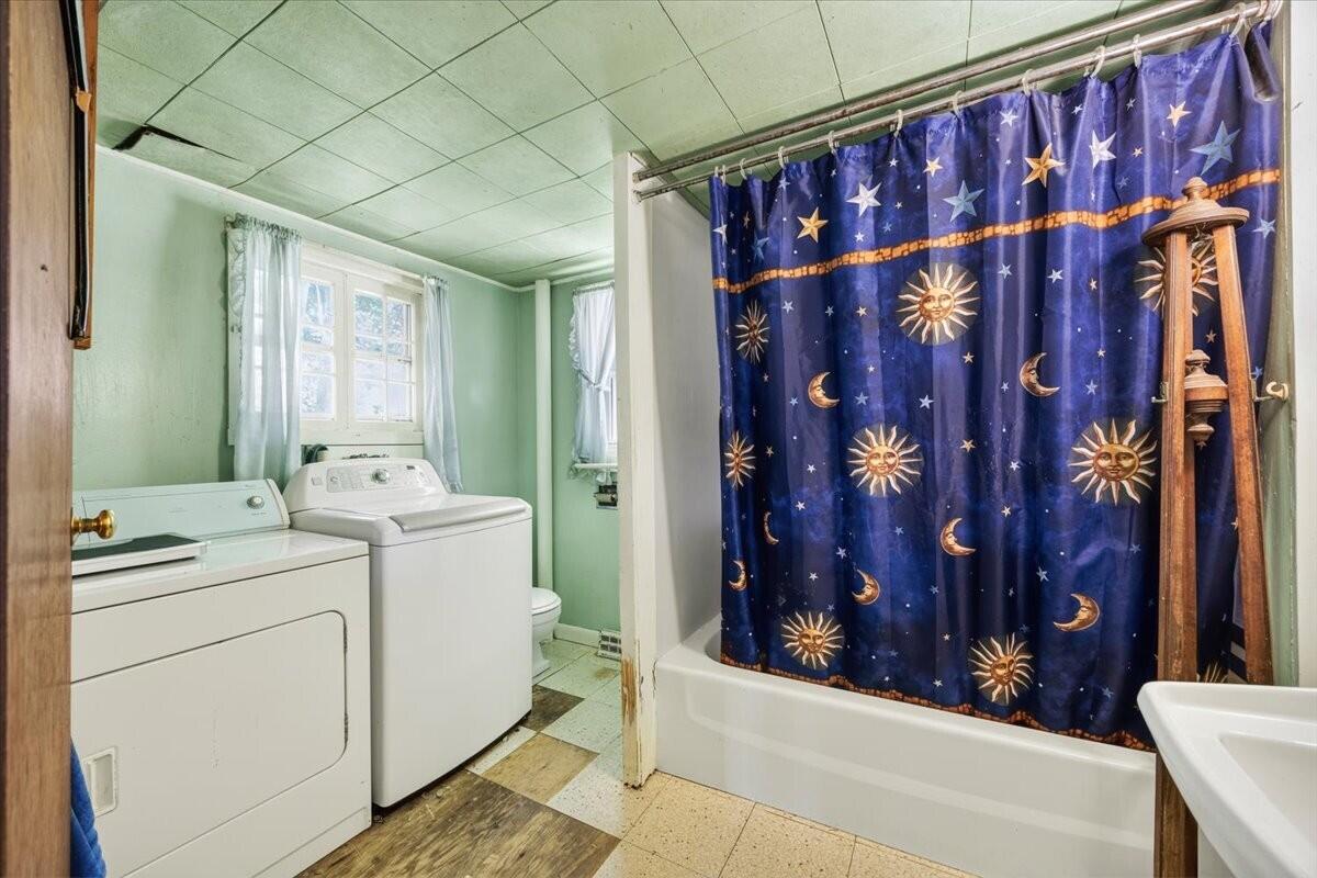 Bathrm 1143 Cottage-09