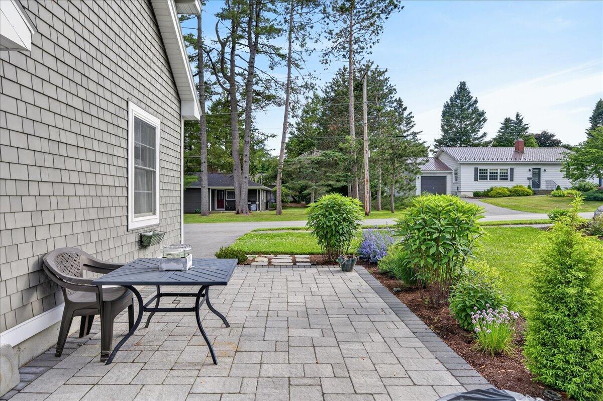 279 W Broadway, Bangor, ME 04401 59-297 W. Broadway-21