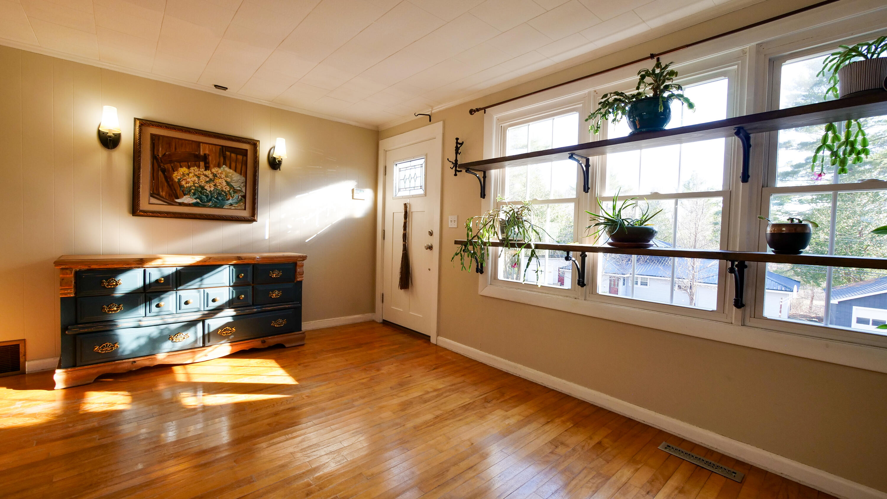 16 Gardner Road, Orono, ME, 04473