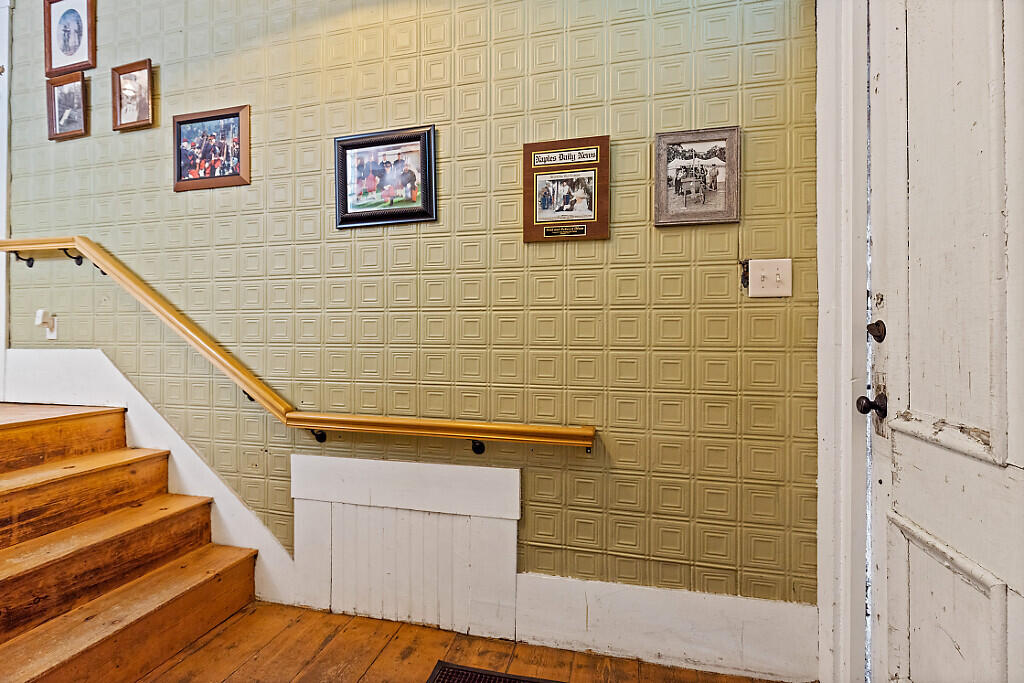 83 Main Street, Phillips, ME, 04966