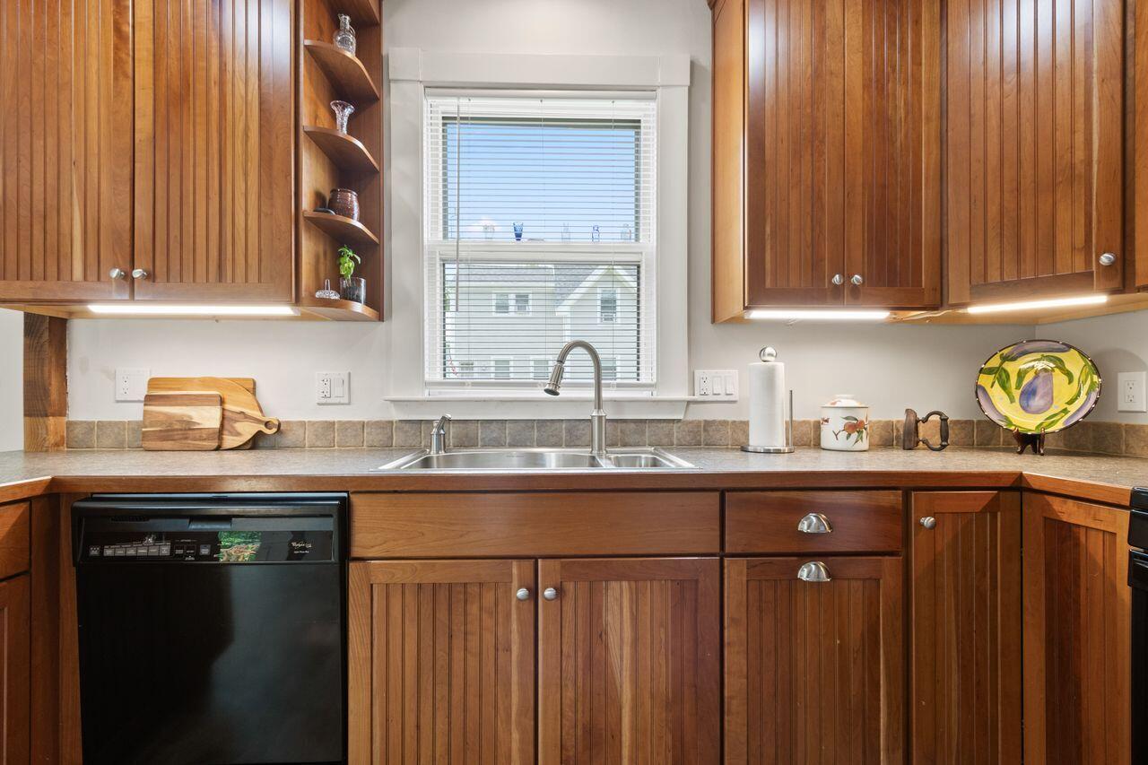 14 Holly Street, Portland, ME 04103 Shaker style beadboard cherry cabinetry, large sink, ample counter space