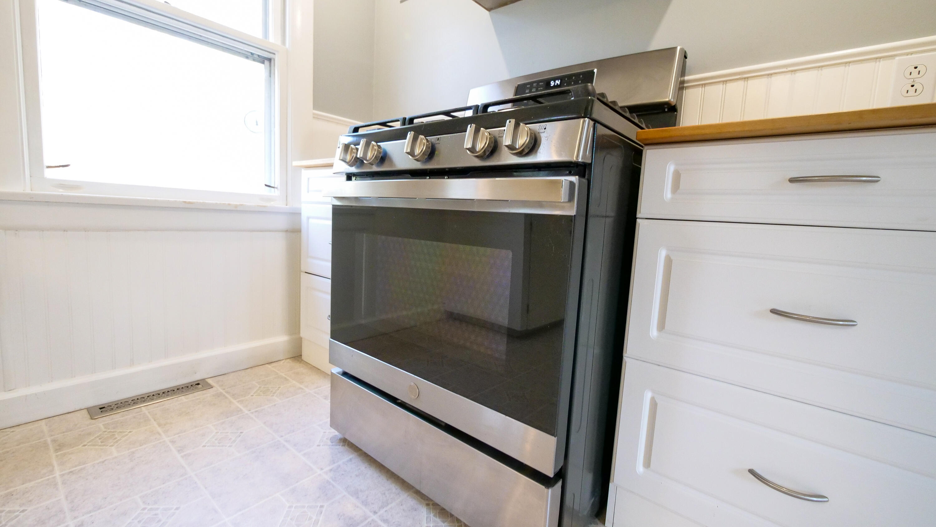 16 Gardner Road, Orono, ME, 04473