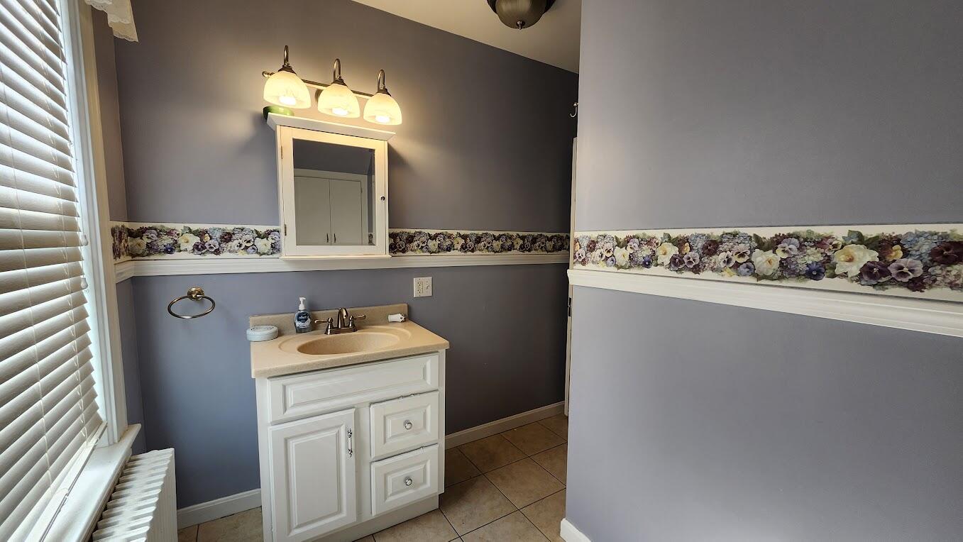 17 Bates Street, Millinocket, ME, 04462