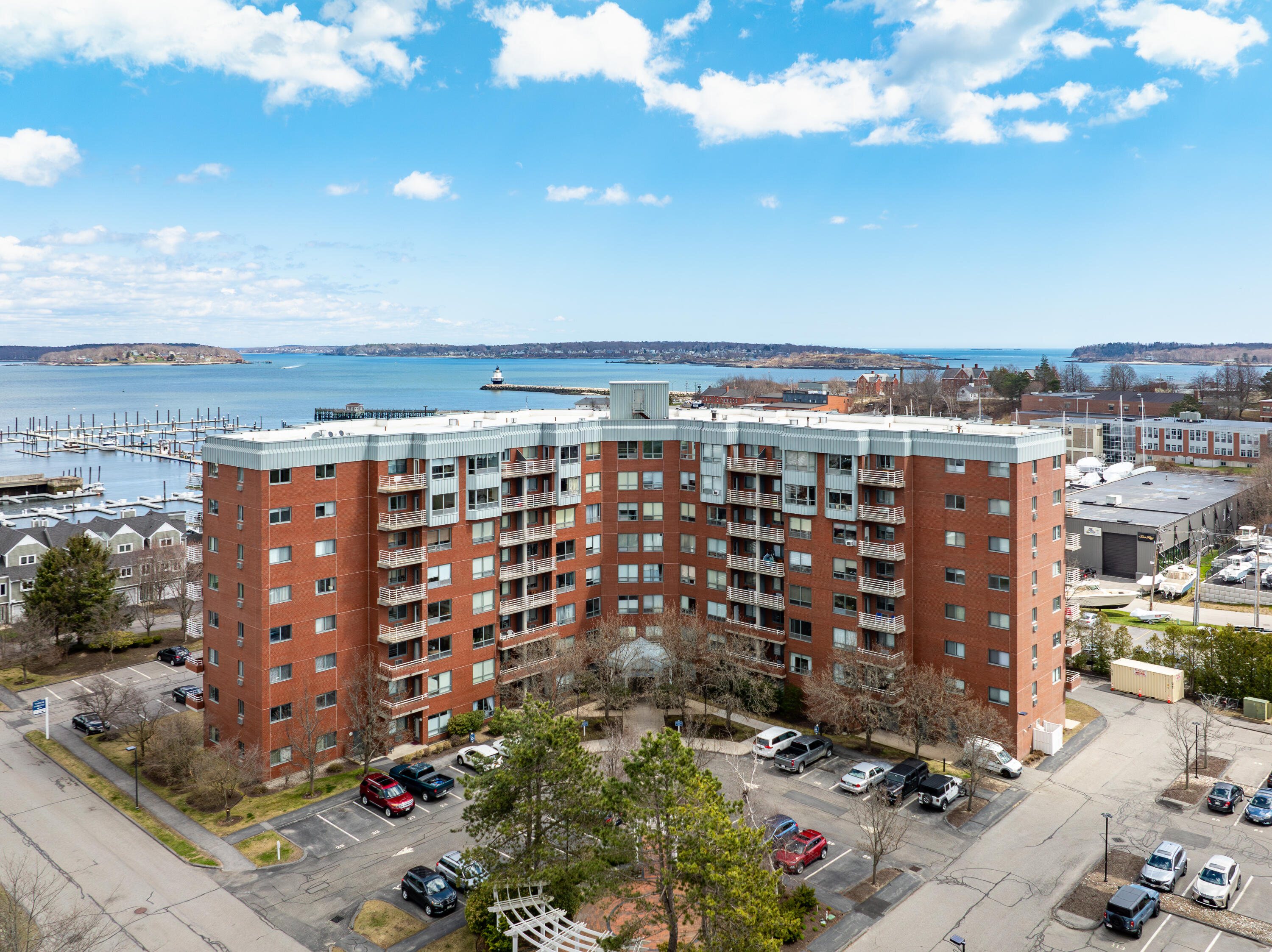 148 Breakwater Drive, #807, South Portland, ME 04106 148 Breakwater 209-03