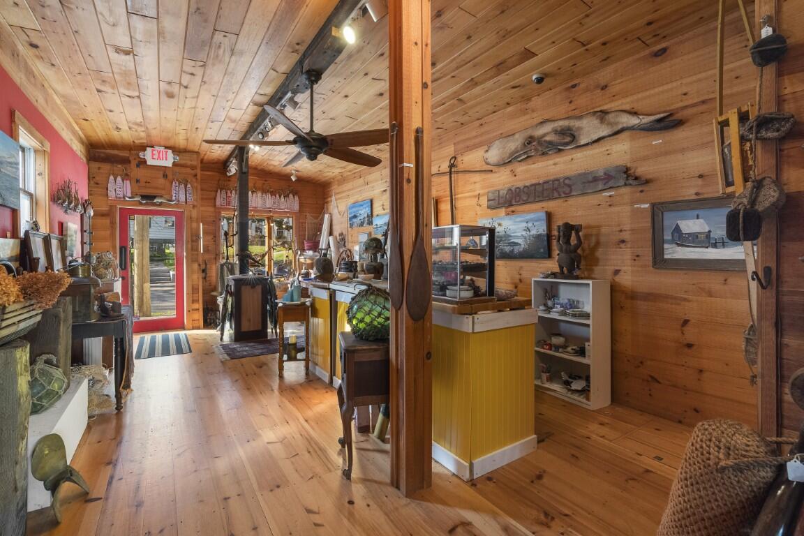 10 Mckown Street, Boothbay Harbor, ME, 04538