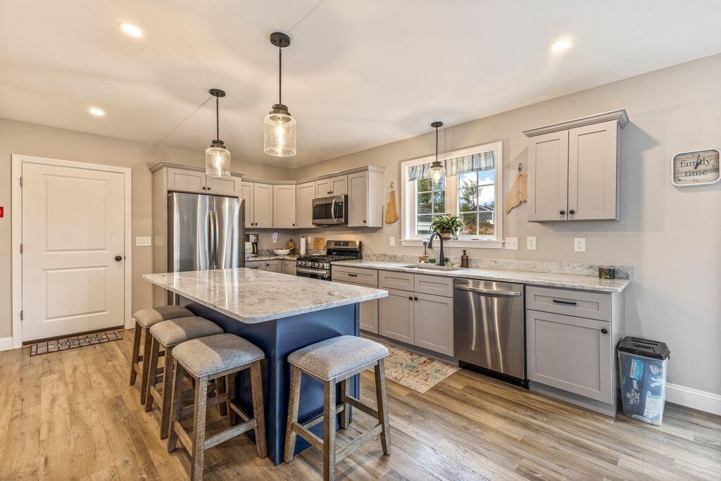 11 Estes Drive, Standish, ME, 04085