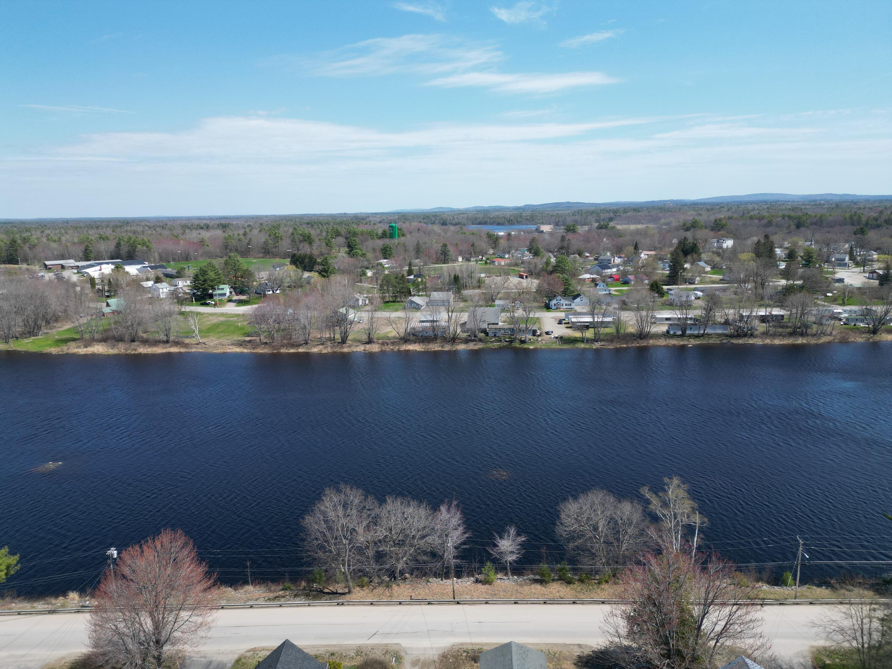 38 River Road, Howland, ME, 04448