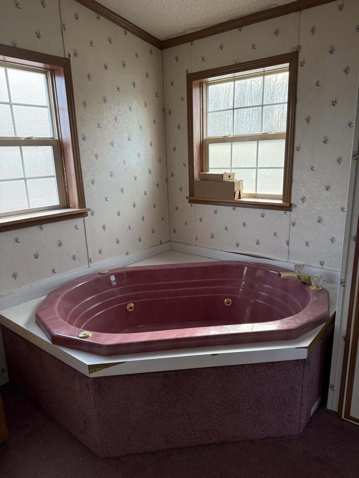 43 Whitten Road, Clinton, ME, 04927