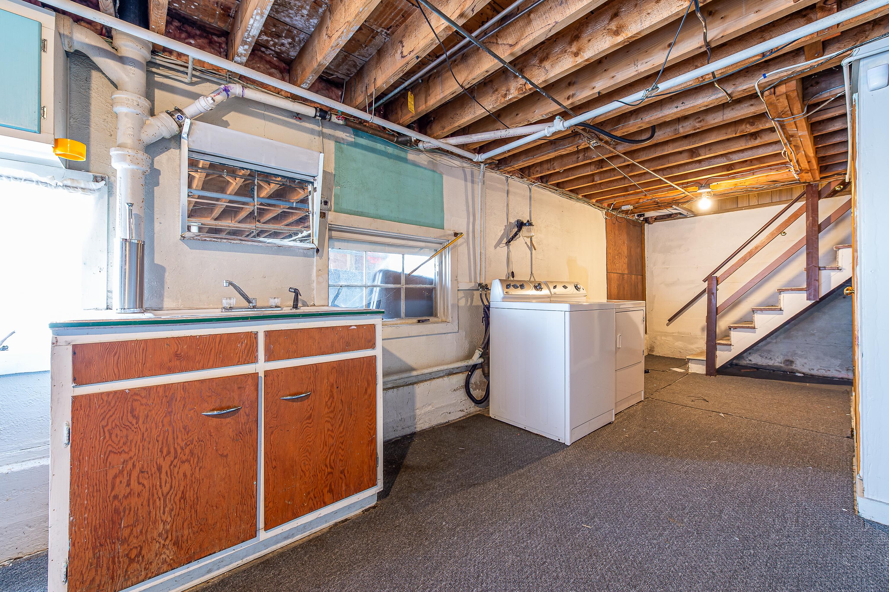 24 Highland Avenue, Lewiston, ME, 04240