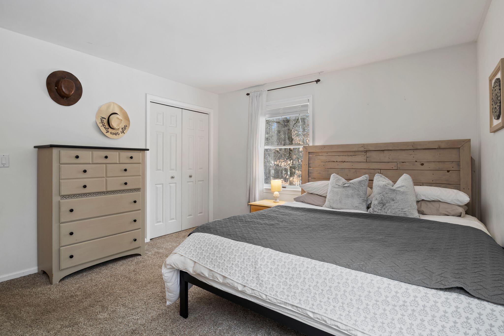 15 Monroe Drive, Naples, ME, 04055