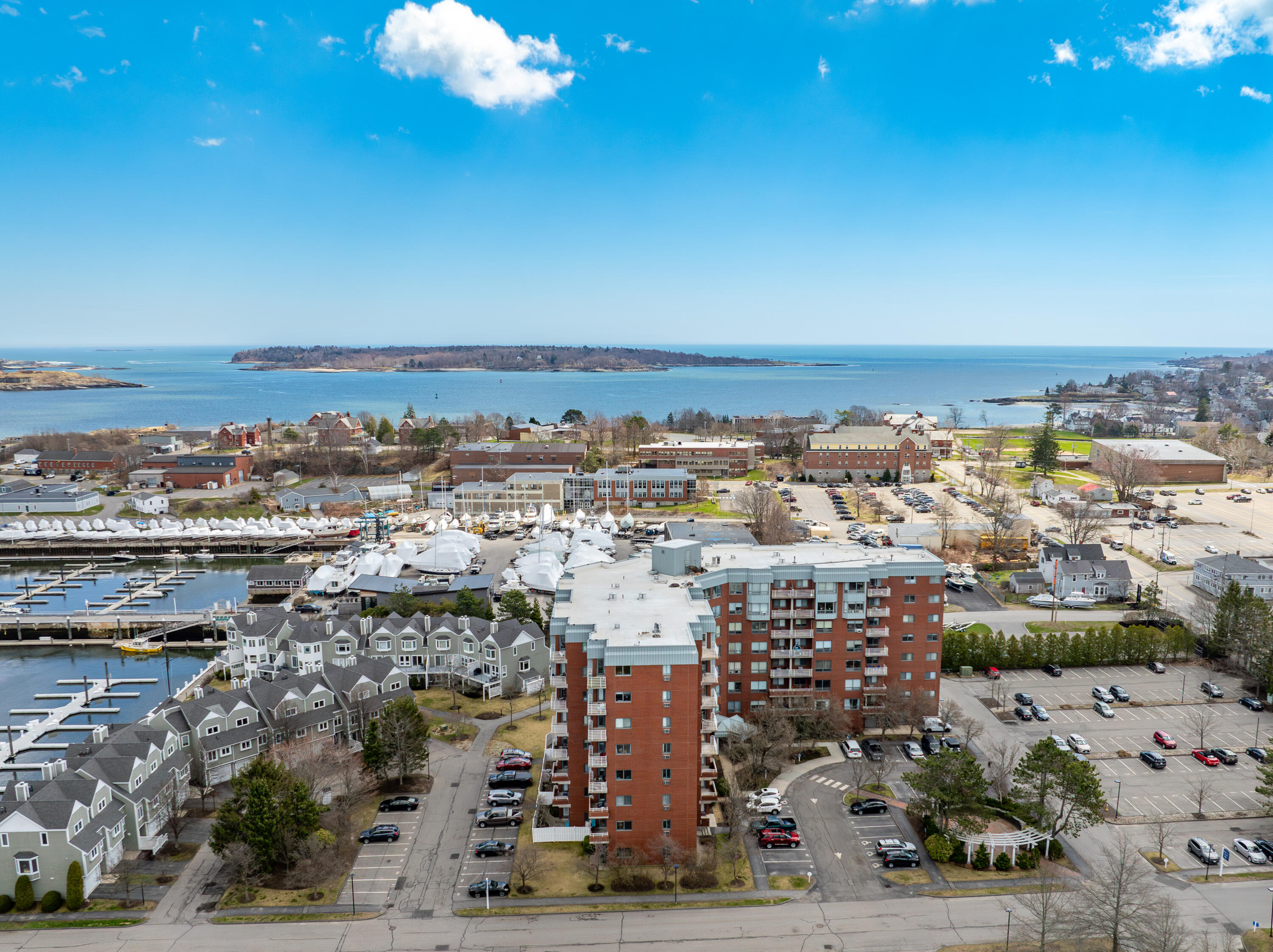 148 Breakwater Drive, #807, South Portland, ME 04106 148 Breakwater 209-05