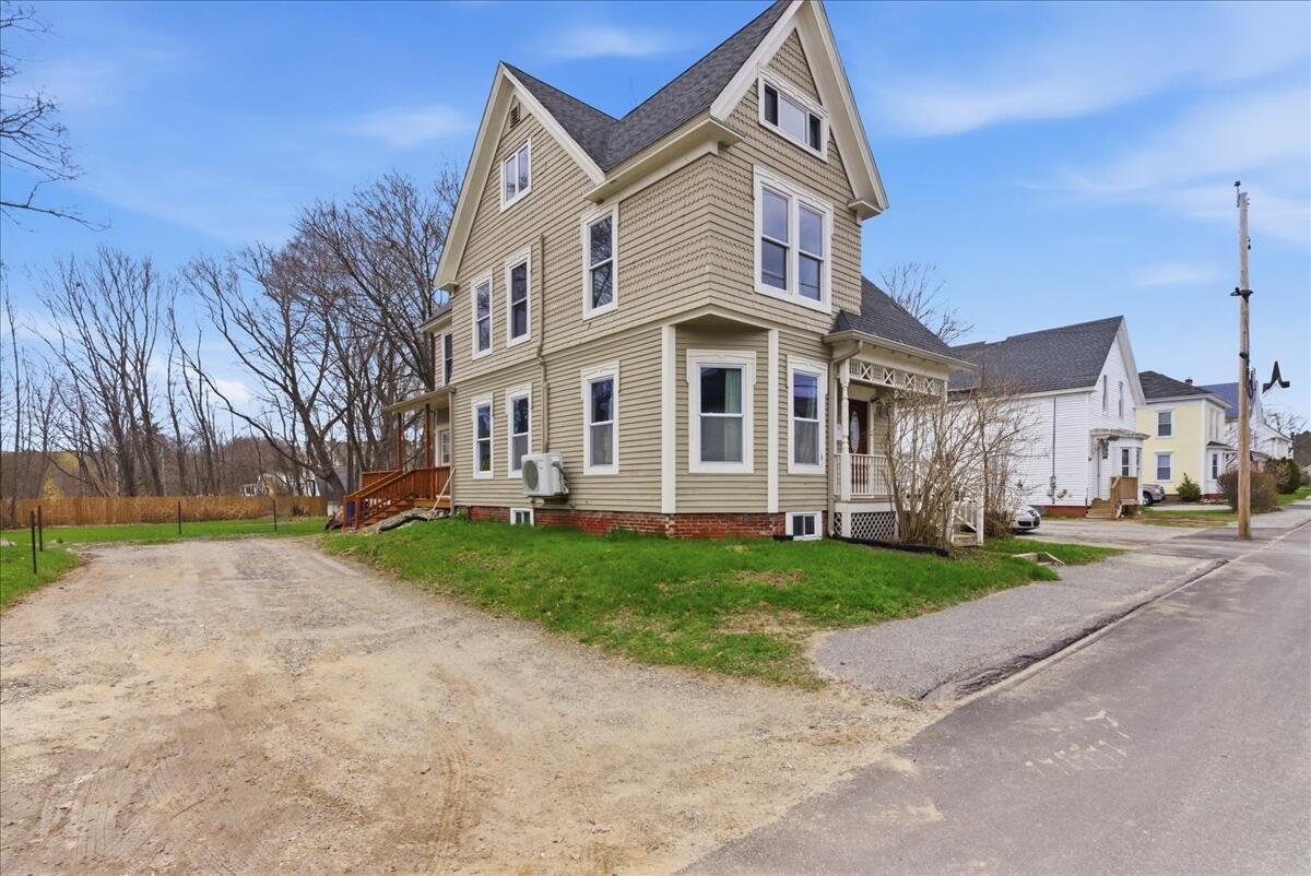10 Middle Street, Lisbon, ME, 04252 10 Middle Street, Lisbon, ME, 04252