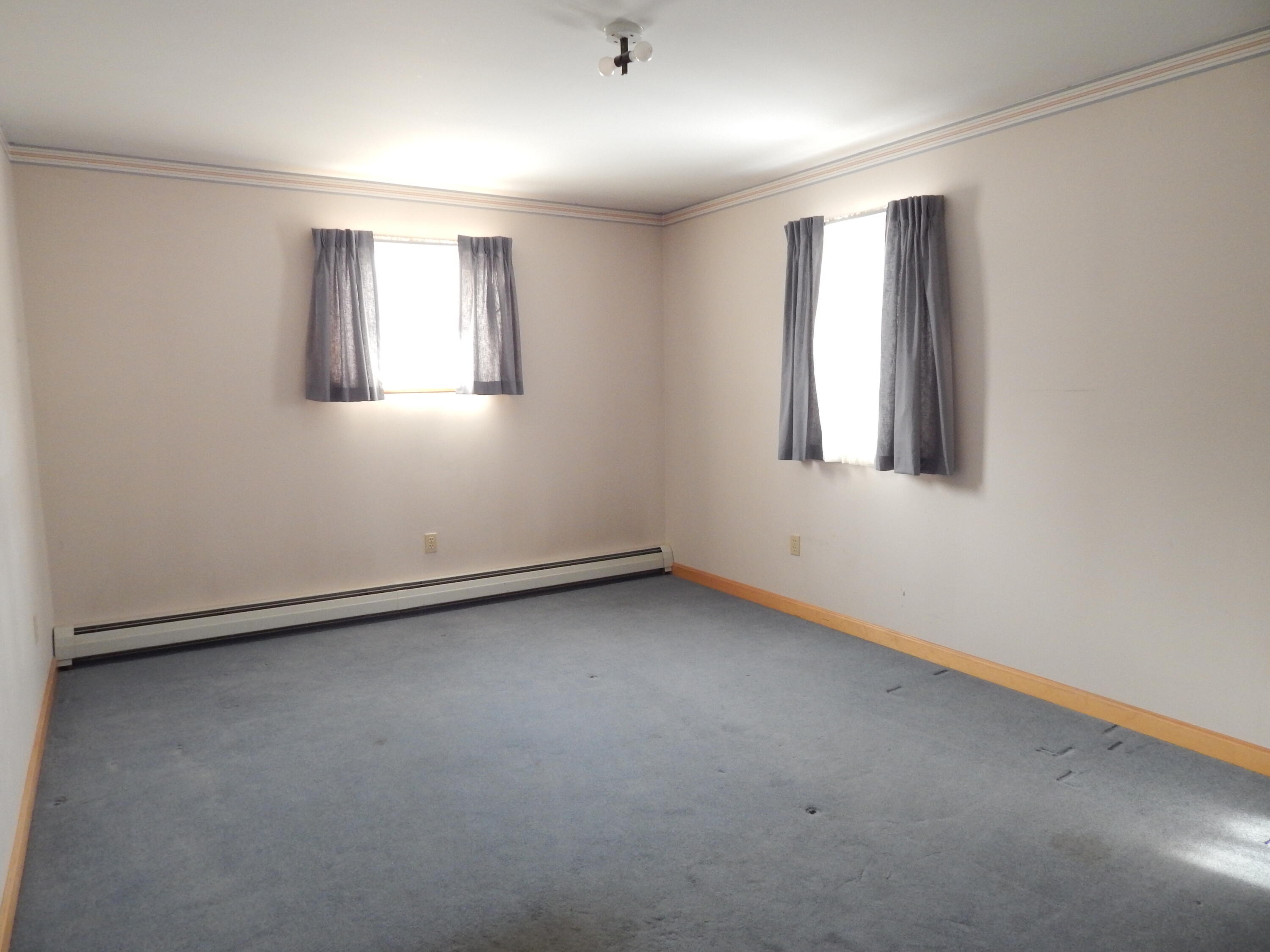 19 Park Street, Paris, ME, 04281