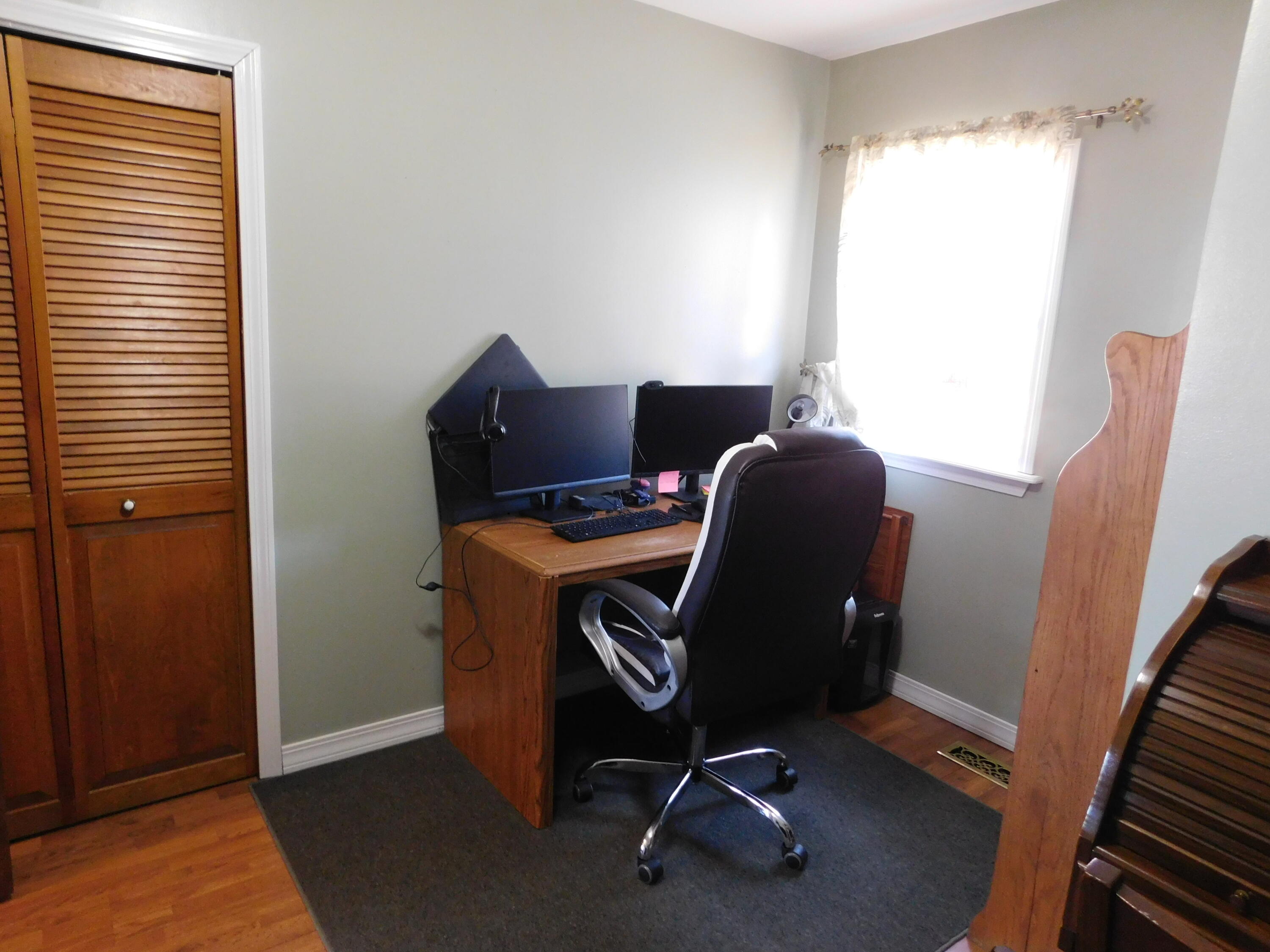 557 Enfield Road, Lincoln, ME, 04457