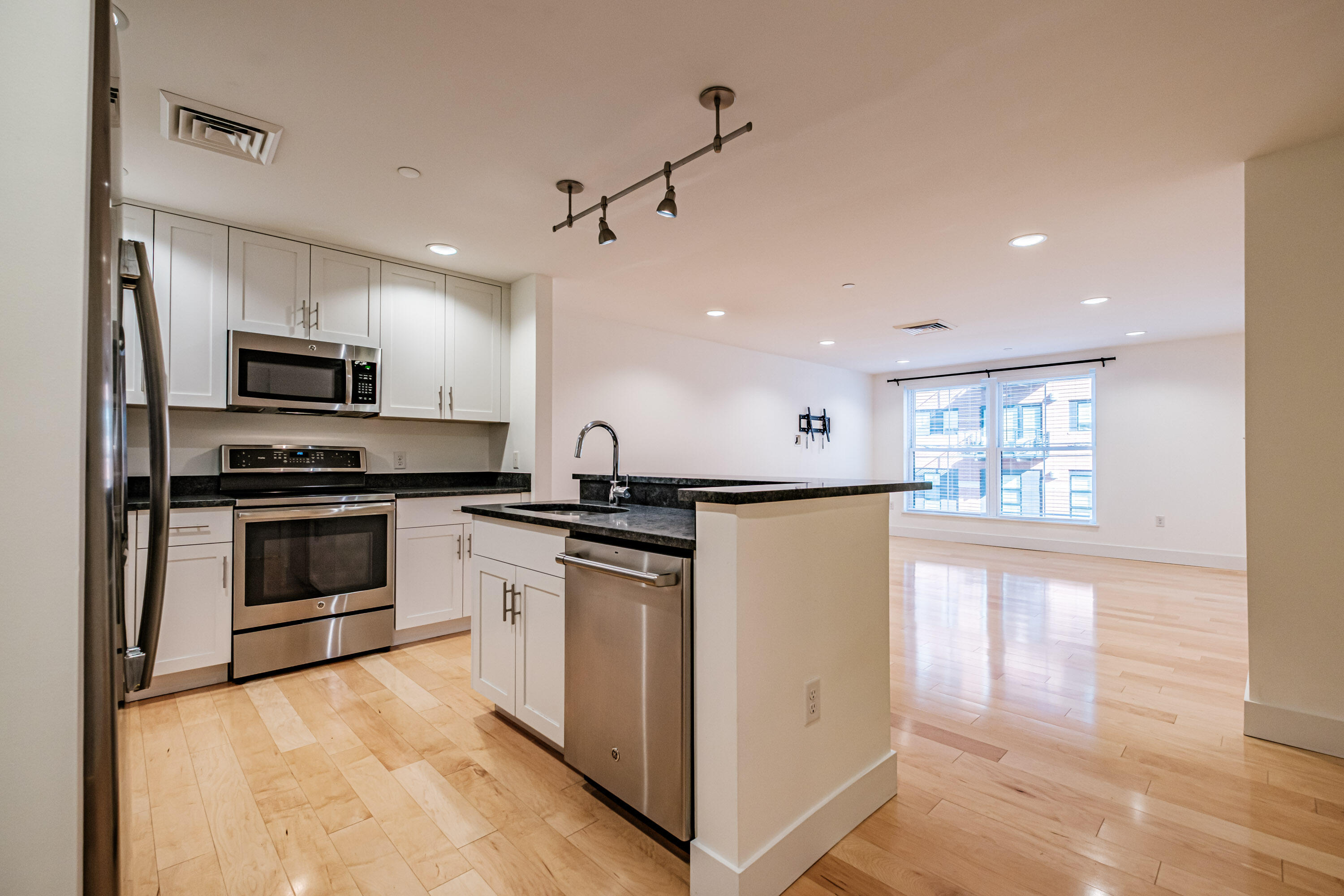 25 High Street UNIT 214, Portland, ME, 04101