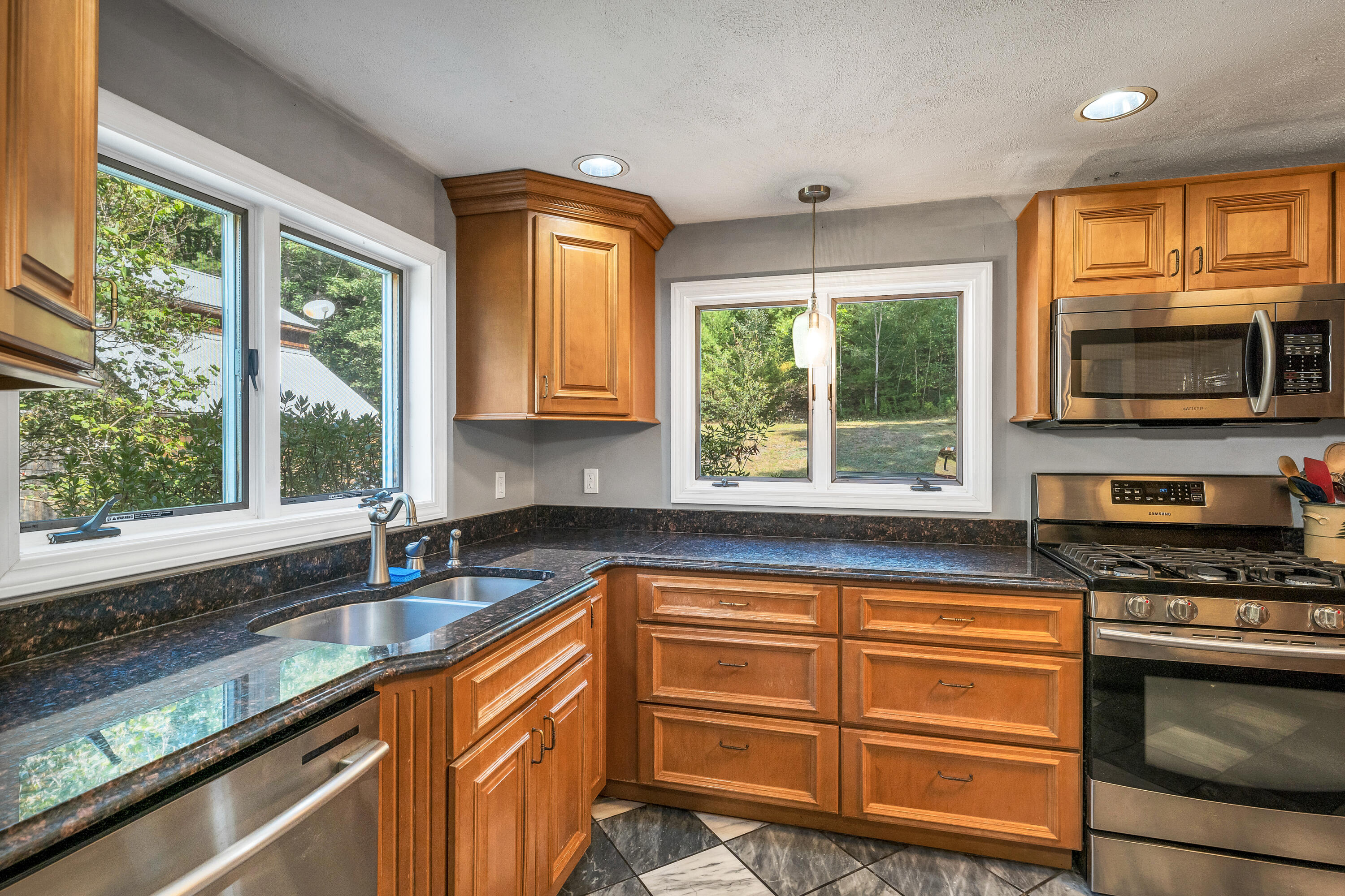 15 Lois Lane, Sweden, ME, 04040