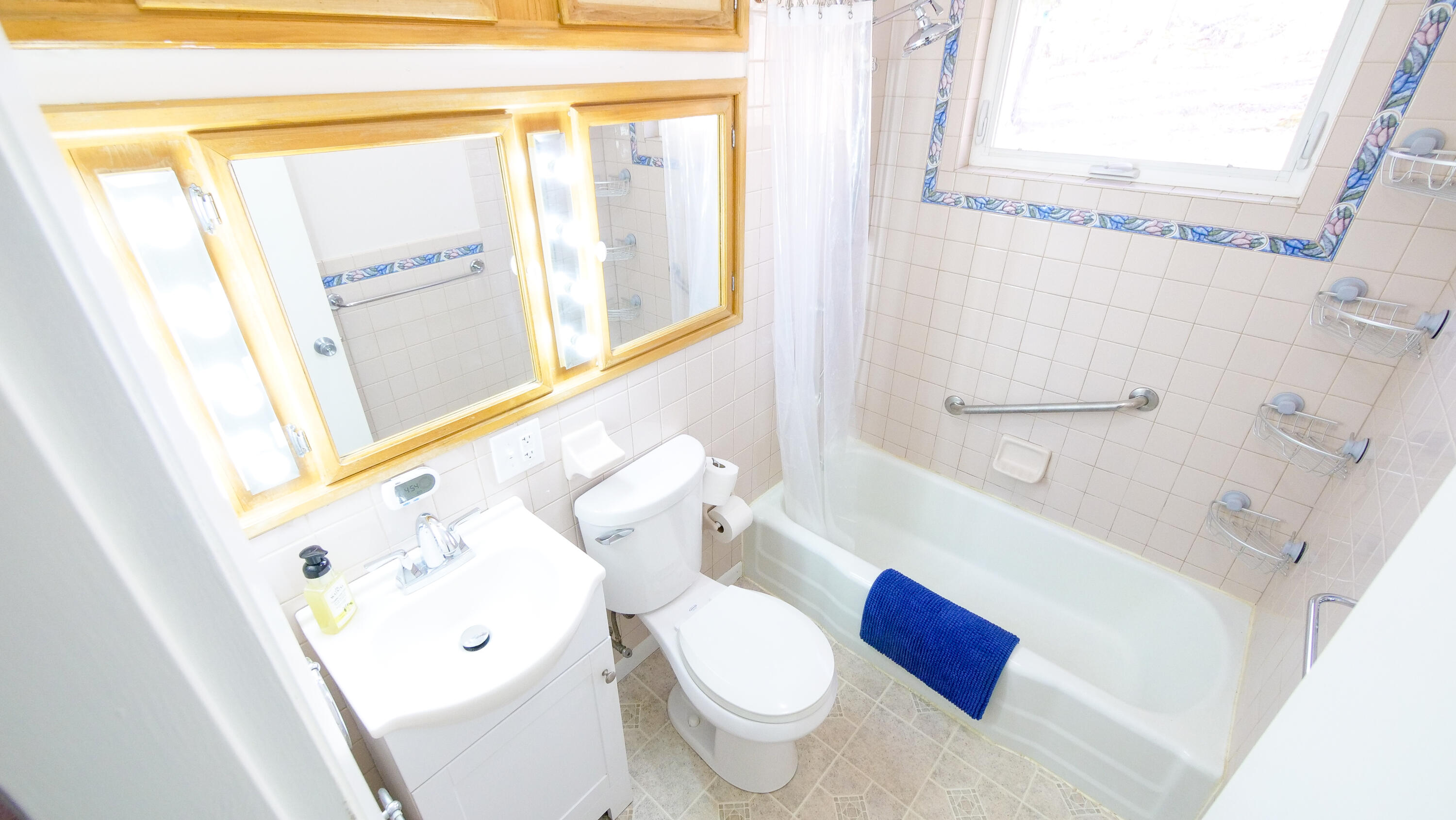 16 Gardner Road, Orono, ME, 04473