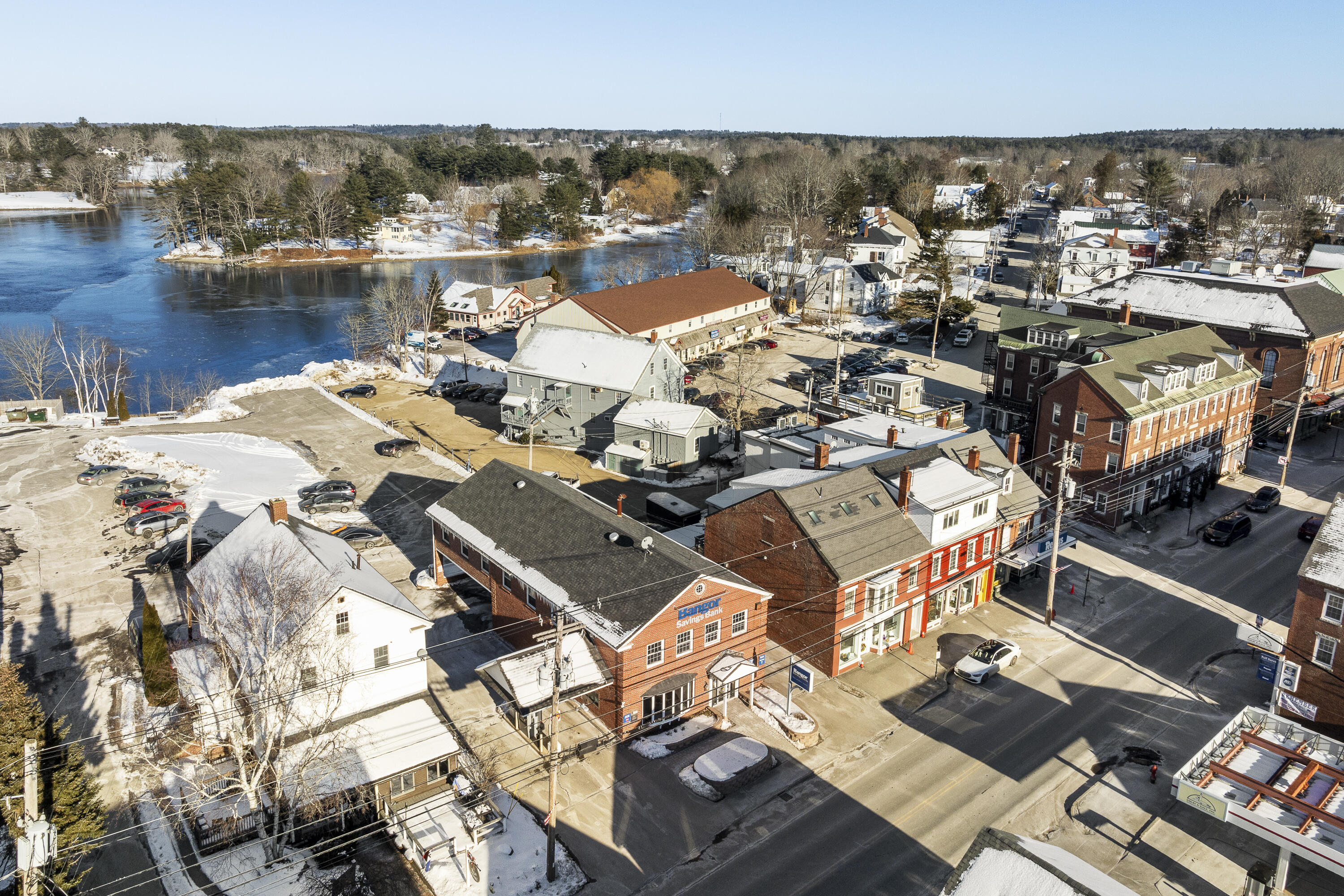 100 Main Street, Damariscotta, ME, 04543