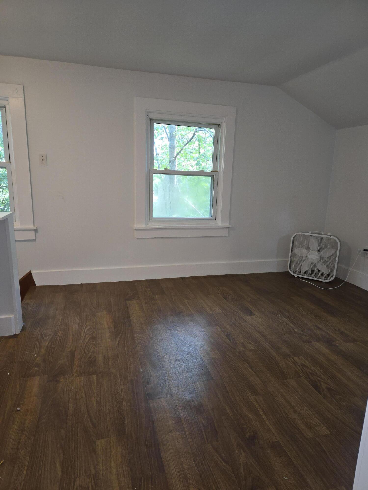 25 Falmouth Road, Falmouth, ME 04105 UNIT 1