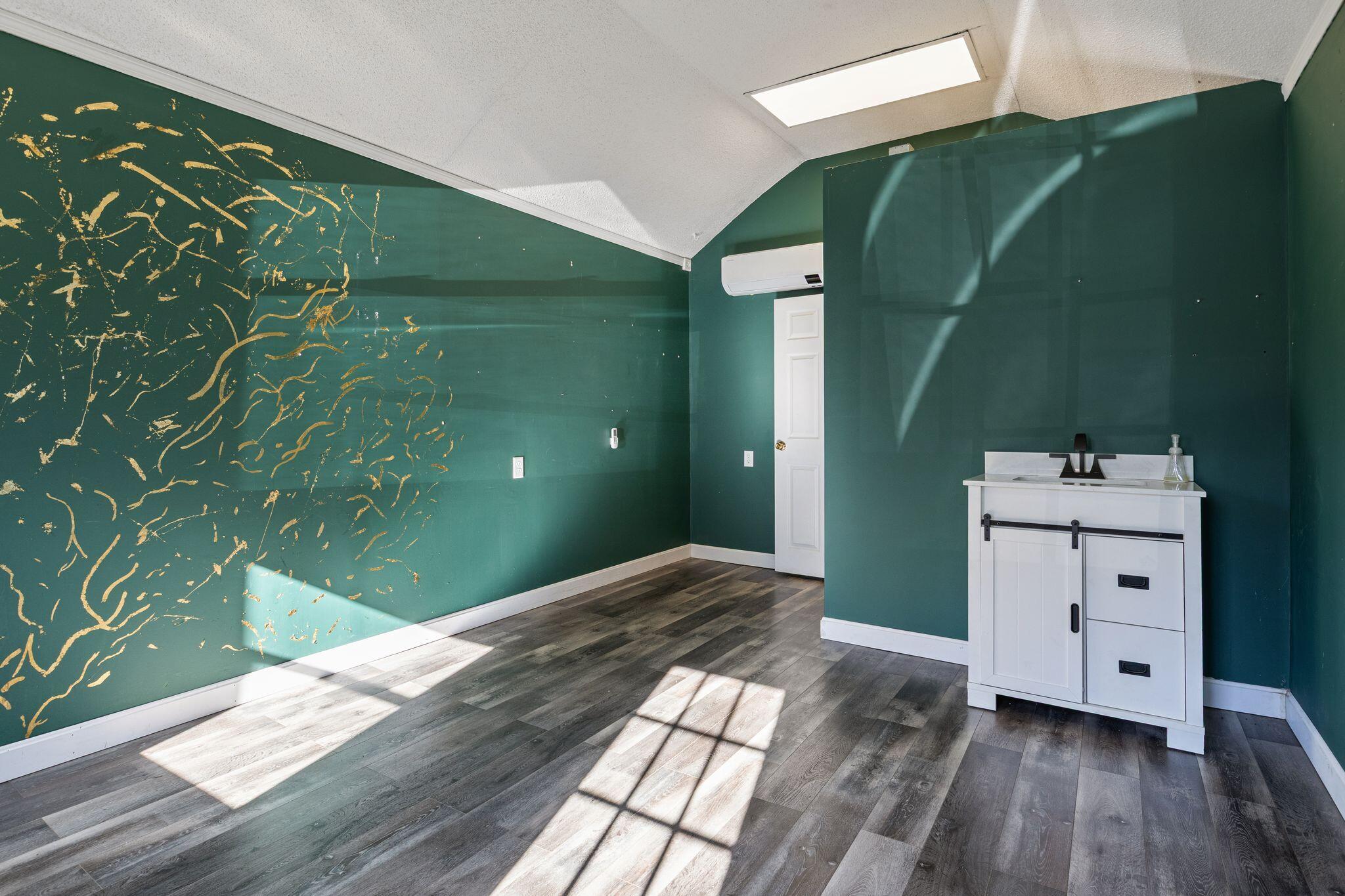 10 Elm Street, Gorham, ME, 04038