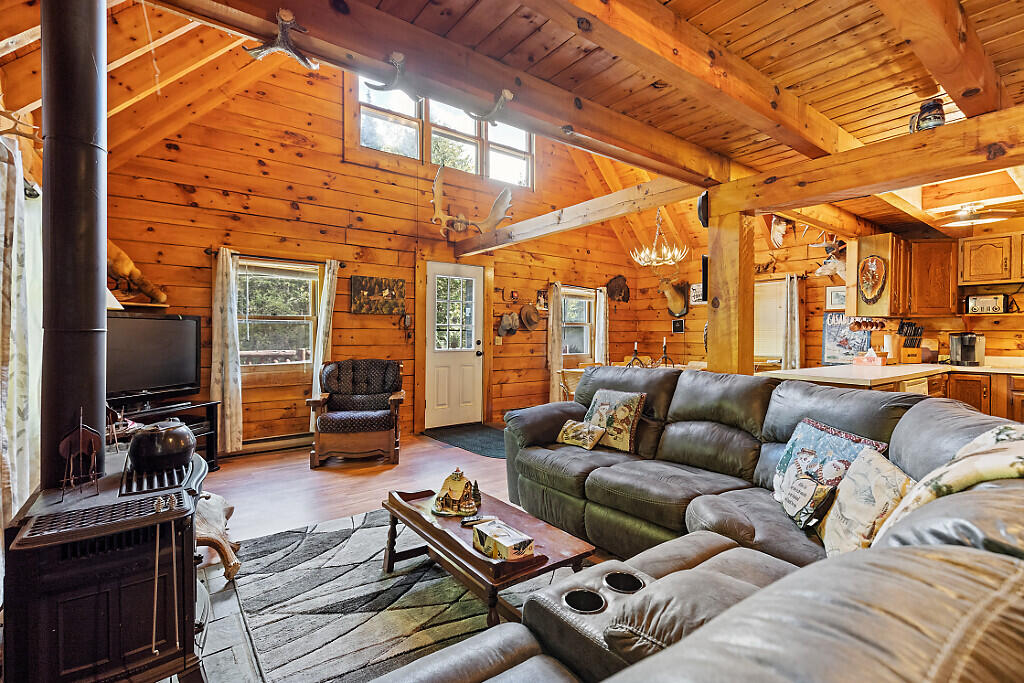 11 Woods Road, Dallas Plt, ME, 04970