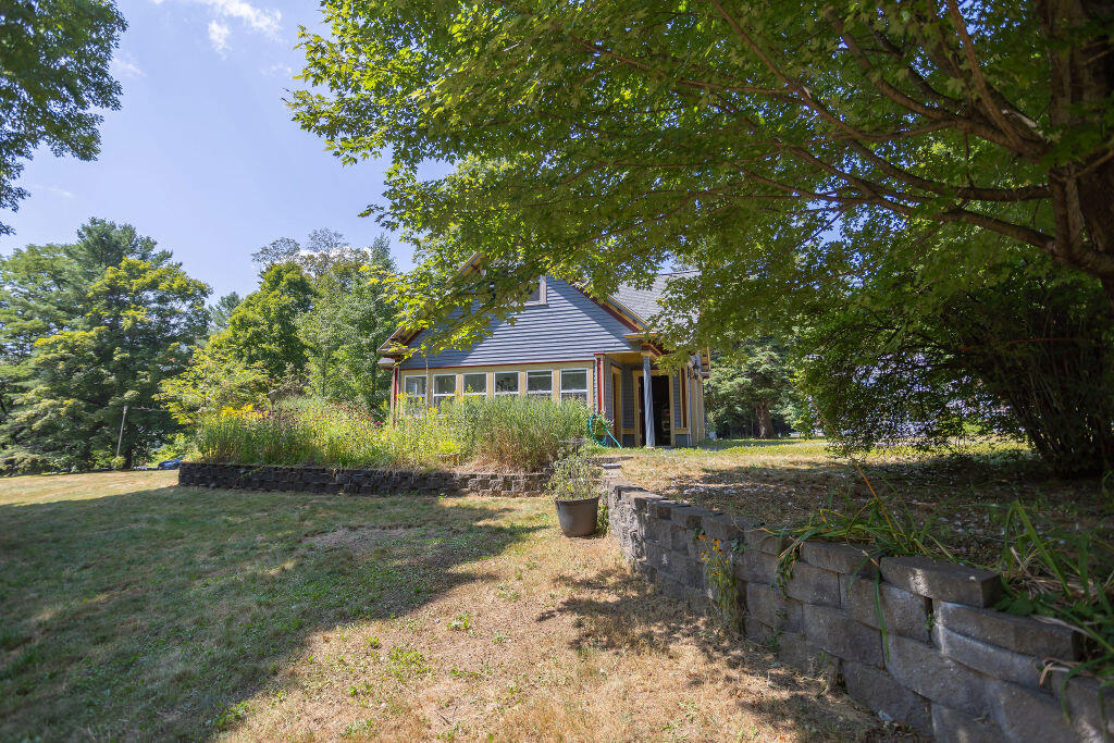 72 Main Street, Peru, ME, 04290