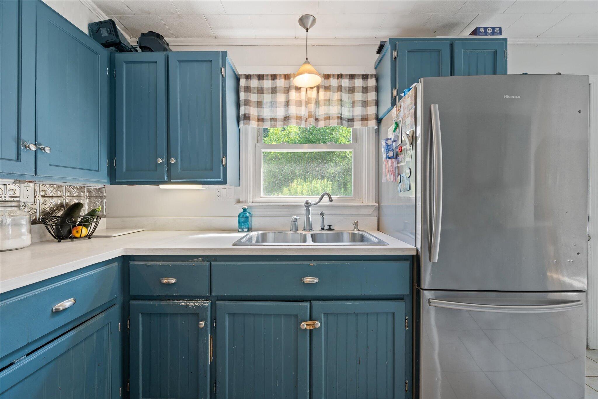 24 Coldbrook Road, Hampden, ME 04444 21-Kitchen