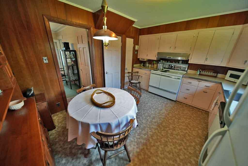 33 Pleasant Street, Houlton, ME, 04730