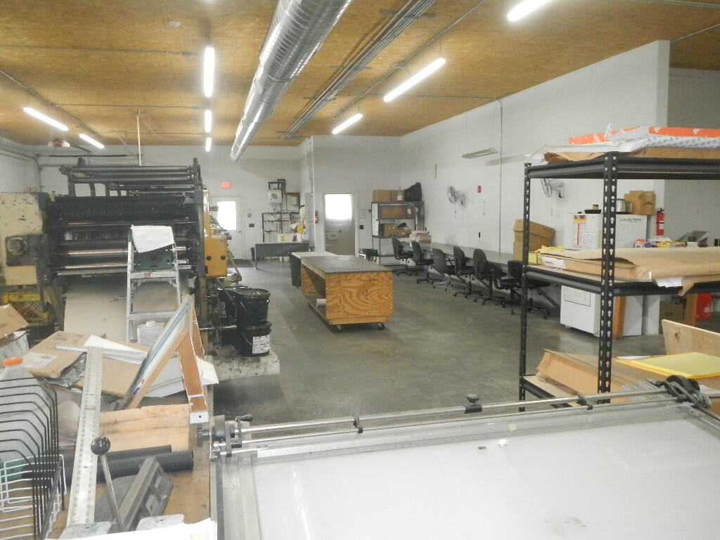 78 W Broadway, Lincoln, ME, 04457